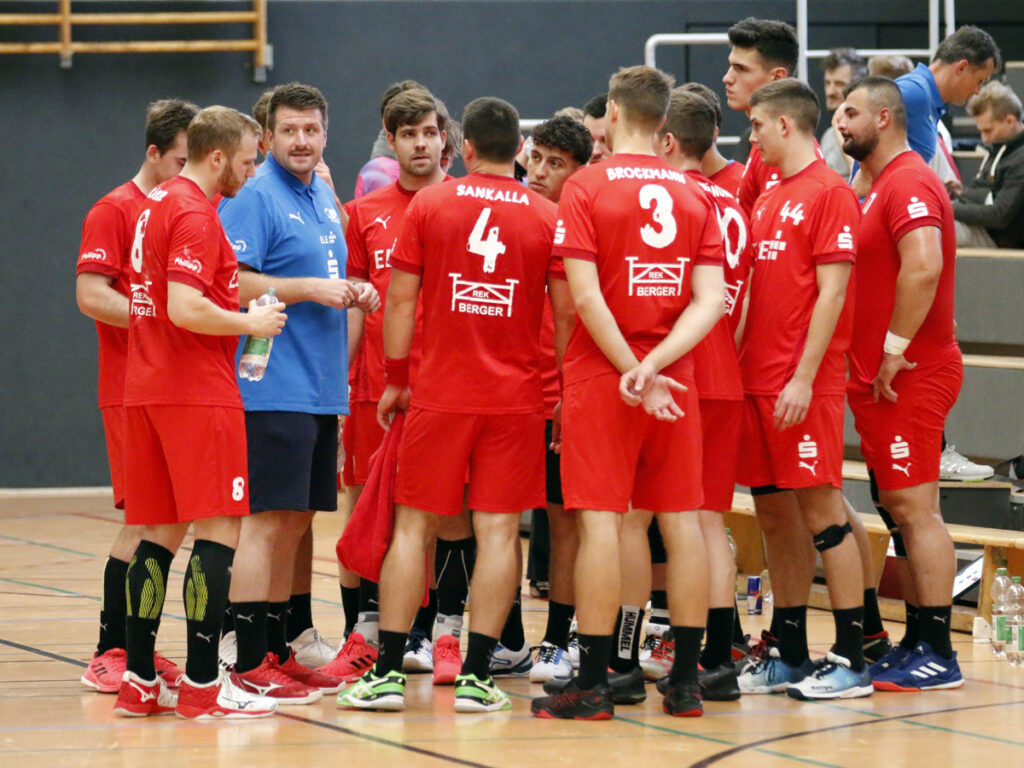 Handball-Regionalligist VfL Gladbeck läuft den eigenen Ansprüchen hinterher. Chef Deffte nimmt das Team in Schutz - und sieht es in der Pflicht.