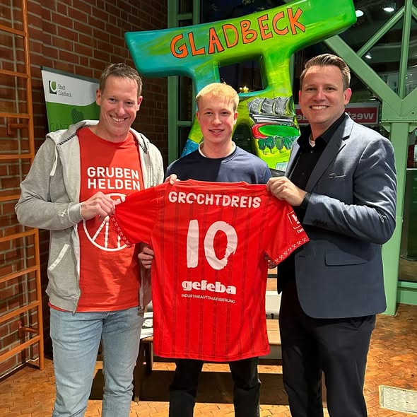 Manchmal schreibt der Sport die schönsten Geschichten selbst. Und diese hier ist eine ganz besondere. Felix Grochtdreis kehrt zurück an die Schützenstraße.
